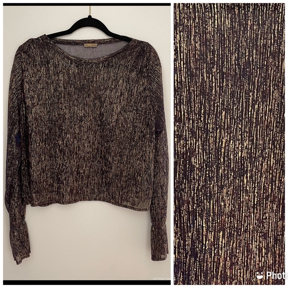 ZARA Women’s Metallic Gold Round Neck Bell Sleeve Top Blouse. Size Large